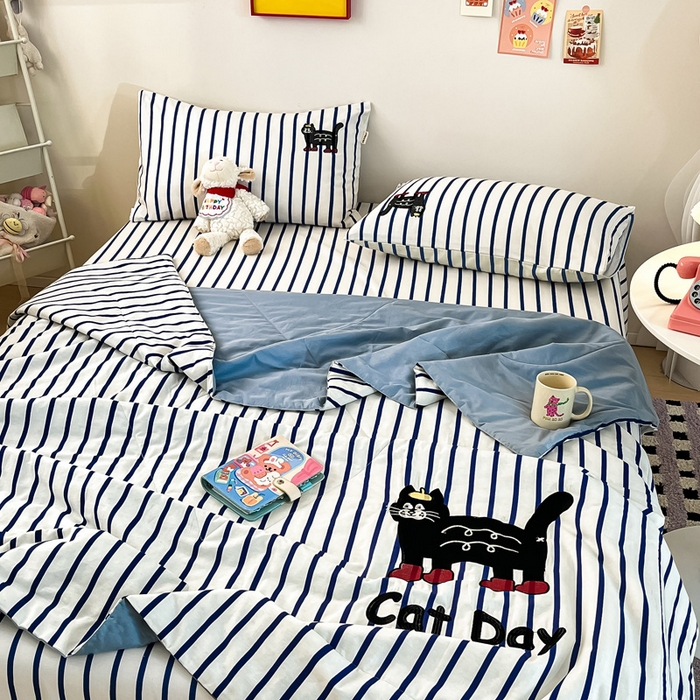 91家纺网 家纺一手货源 找家纺 雅居纺家纺 2024新款全棉绣花夏被可配同款老粗布四件套 夏被-小猫咪