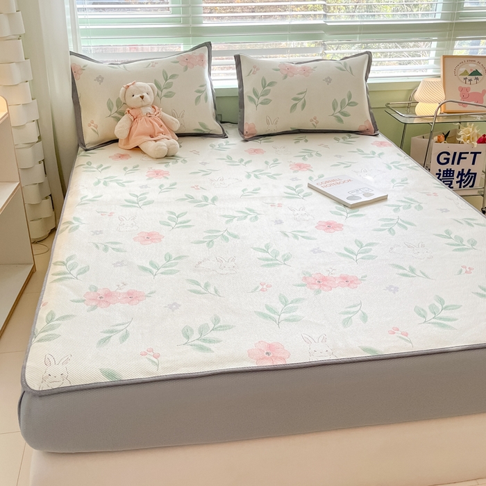 91家纺网 家纺一手货源 找家纺 沐慕 2024新款小清新印花冰藤床笠系列 床笠-莫妮卡