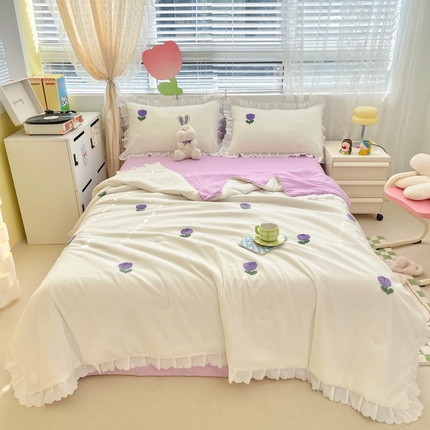 91家纺网 家纺一手货源 找家纺 沐慕 2024新款毛巾绣印花夏被四件套 郁金香-紫