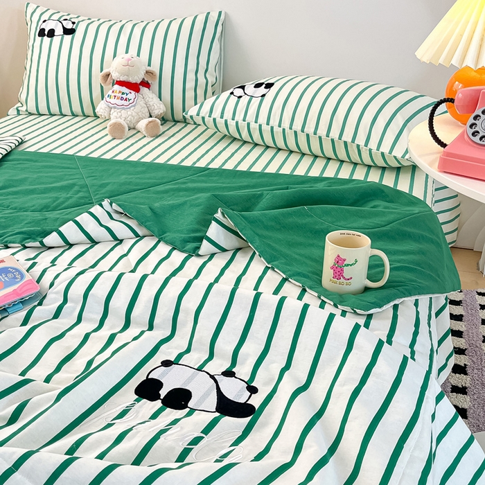 91家纺网 家纺一手货源 找家纺 雅居纺家纺 2024新款全棉绣花夏被可配同款老粗布四件套 夏被-萌仔熊猫