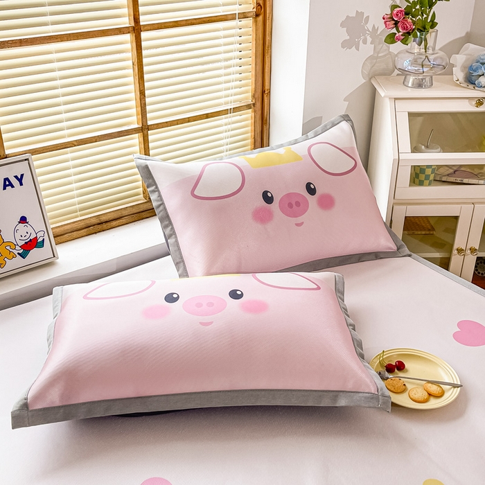 91家纺网 家纺一手货源 找家纺 栩裕纺织 2025款数码印花1200D碳光牛奶冰丝凉席 睡睡猪