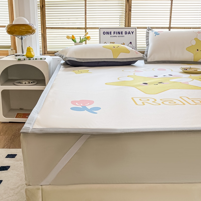 91家纺网 家纺一手货源 找家纺 栩裕纺织 2024新款数码印花1200D碳光牛奶冰丝席 晚安小兔