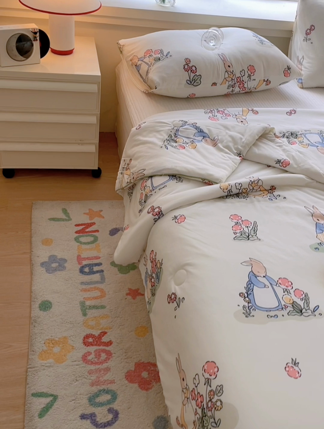 91家纺网 家纺一手货源 找家纺 沐慕 2024新款小清新加厚亲肤针织棉夏被 花丛兔