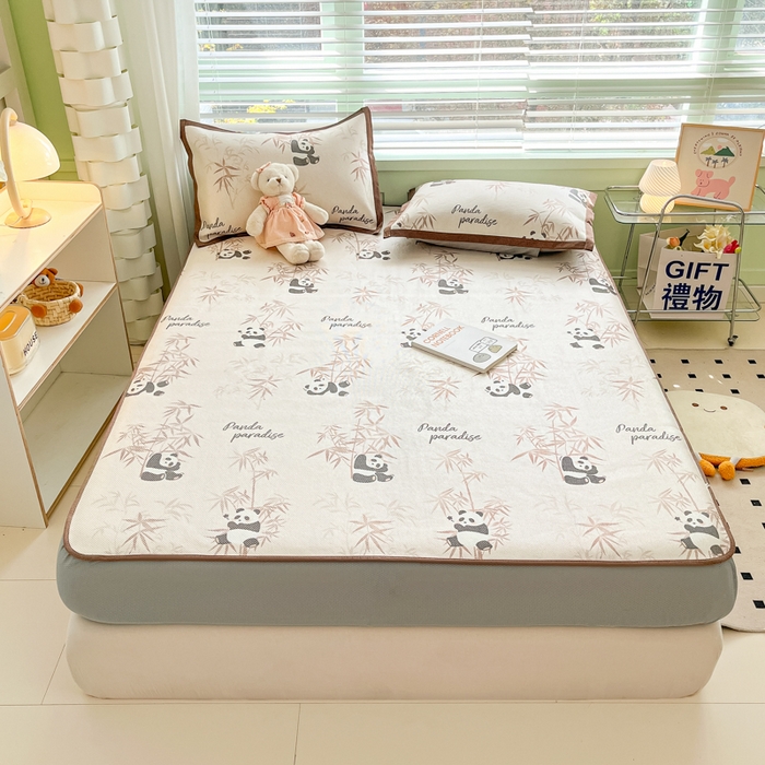 91家纺网 家纺一手货源 找家纺 沐慕 2024新款小清新印花冰藤床笠系列 床笠-竹子熊猫