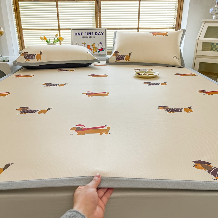 91家纺网 家纺一手货源 找家纺 栩裕纺织 2024新款数码印花1200D碳光牛奶冰丝席 条纹狗