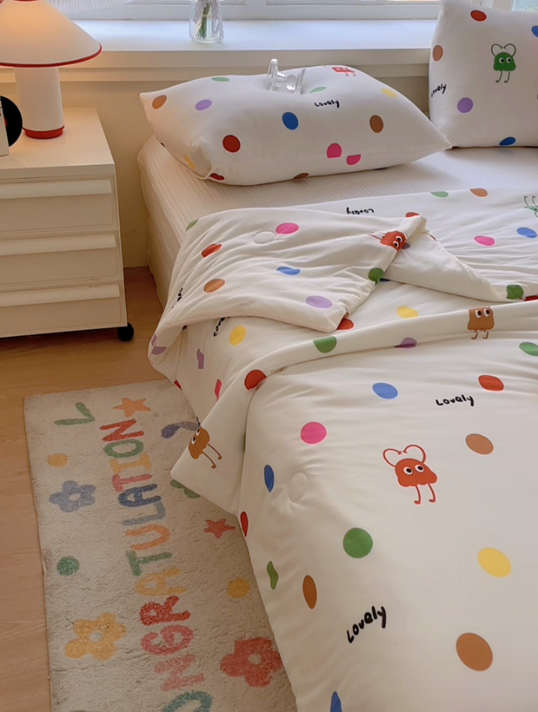 91家纺网 家纺一手货源 找家纺 沐慕 2024新款小清新加厚亲肤针织棉夏被 彩色小波点