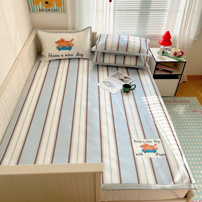 91家纺网 家纺一手货源 找家纺 顾里家纺 2024新款韩式Chic风牛奶丝碳光凉席 滑板狗狗