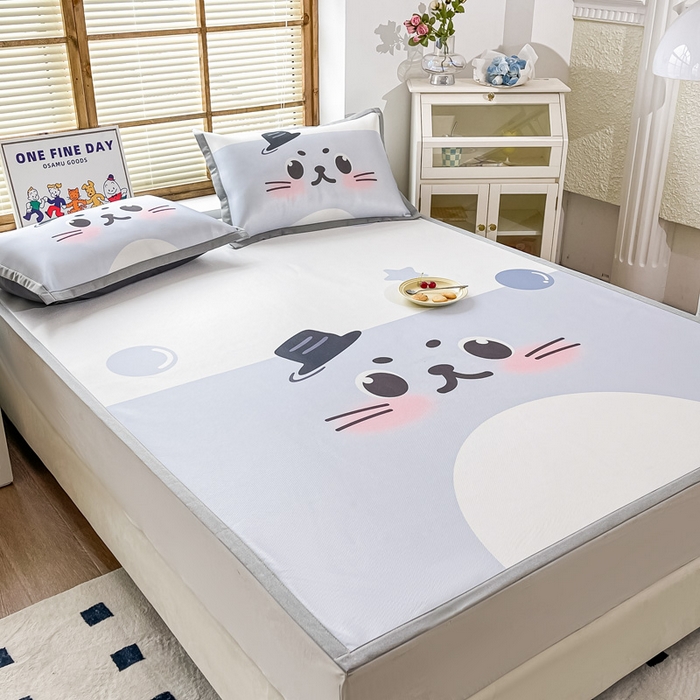 91家纺网 家纺一手货源 找家纺 栩裕纺织 2025款数码印花1200D碳光牛奶冰丝凉席 猫先生