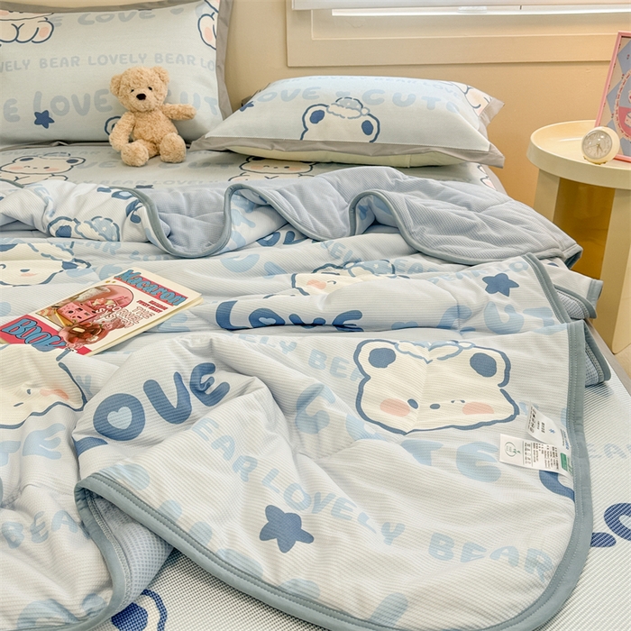 91家纺网 家纺一手货源 找家纺 沐慕 2024新款小清新华夫格印花冰藤夏被四件套 华夫格-字母萌宝