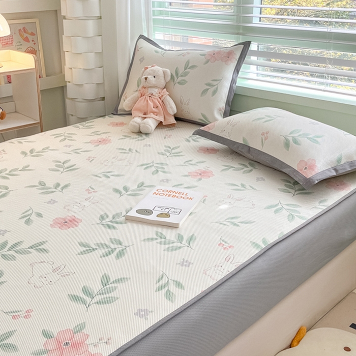 91家纺网 家纺一手货源 找家纺 沐慕 2024新款小清新印花冰藤床笠系列 床笠-莫妮卡