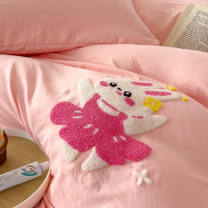 91家纺网 家纺一手货源 找家纺 梵克保罗 2024新款卡通水洗棉毛巾绣四件套 快乐兔