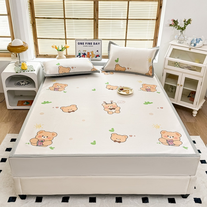 91家纺网 家纺一手货源 找家纺 栩裕纺织 2025款数码印花1200D碳光牛奶冰丝凉席 班尼熊