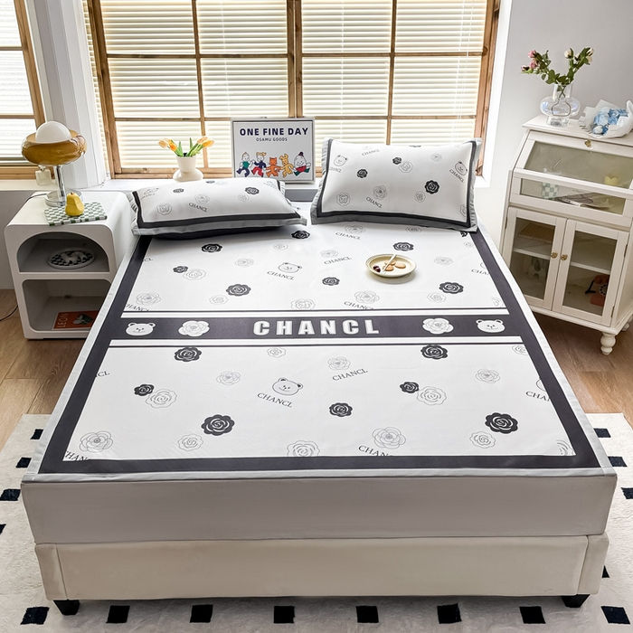 91家纺网 家纺一手货源 找家纺 栩裕纺织 2025款数码印花1200D碳光牛奶冰丝凉席 格调印象-灰