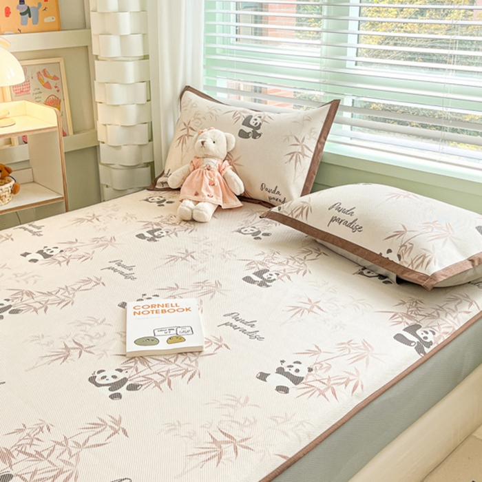 91家纺网 家纺一手货源 找家纺 沐慕 2024新款小清新印花冰藤床笠系列 床笠-竹子熊猫