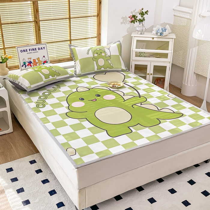 91家纺网 家纺一手货源 找家纺 栩裕纺织 2024新款数码印花1200D碳光牛奶冰丝席 格子恐龙