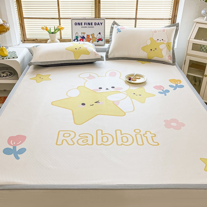 91家纺网 家纺一手货源 找家纺 栩裕纺织 2024新款数码印花1200D碳光牛奶冰丝席 晚安小兔