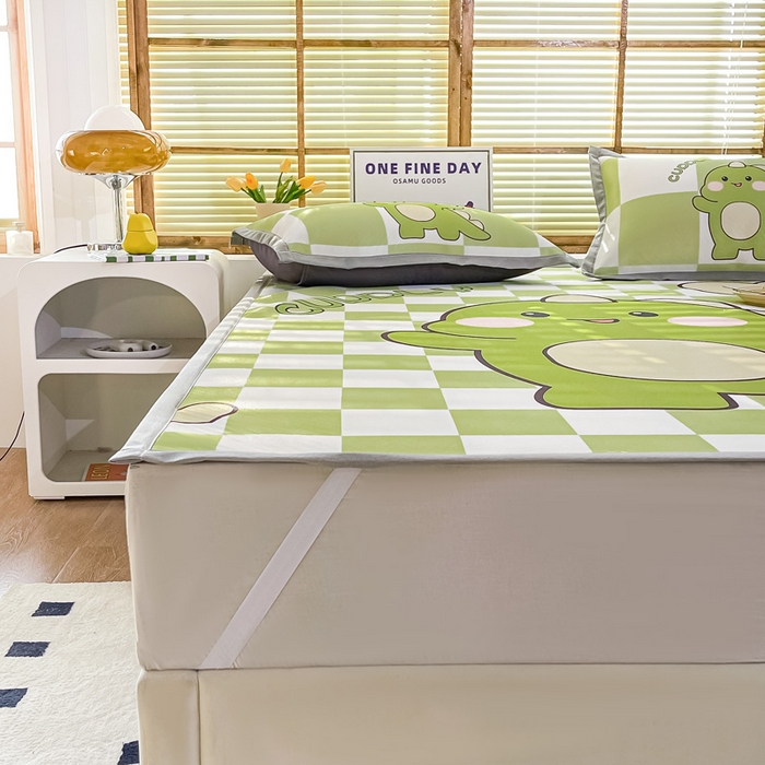 91家纺网 家纺一手货源 找家纺 栩裕纺织 2024新款数码印花1200D碳光牛奶冰丝席 格子恐龙