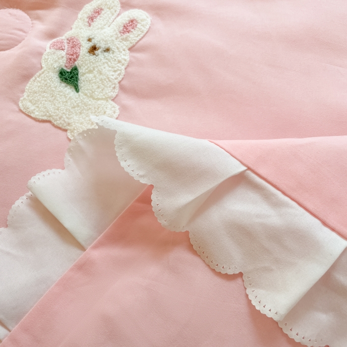 91家纺网 家纺一手货源 找家纺 沐慕 2024新款毛巾绣印花夏被四件套 花花白兔-粉
