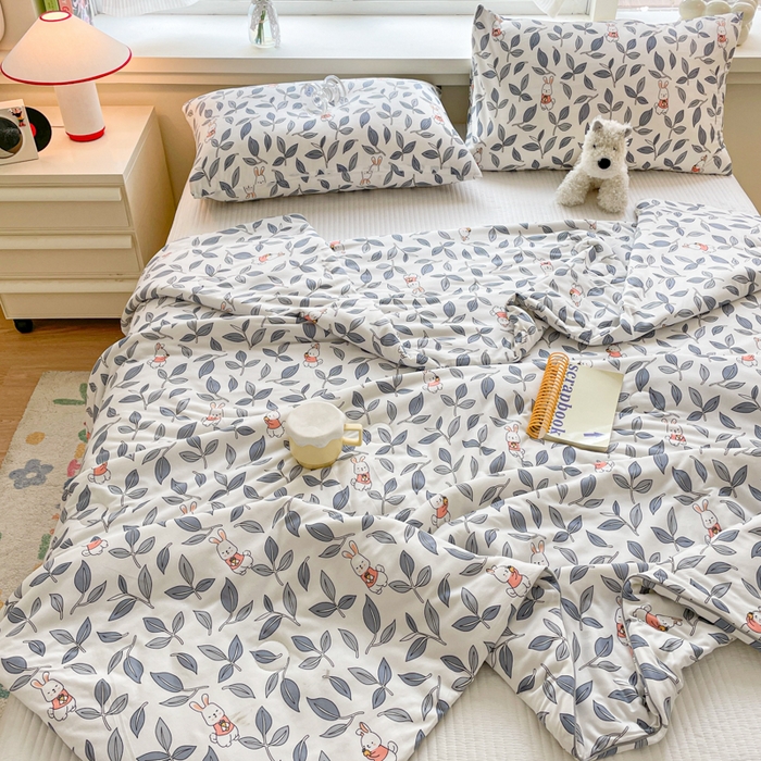 91家纺网 家纺一手货源 找家纺 沐慕 2024新款小清新加厚亲肤针织棉夏被 叶子小兔