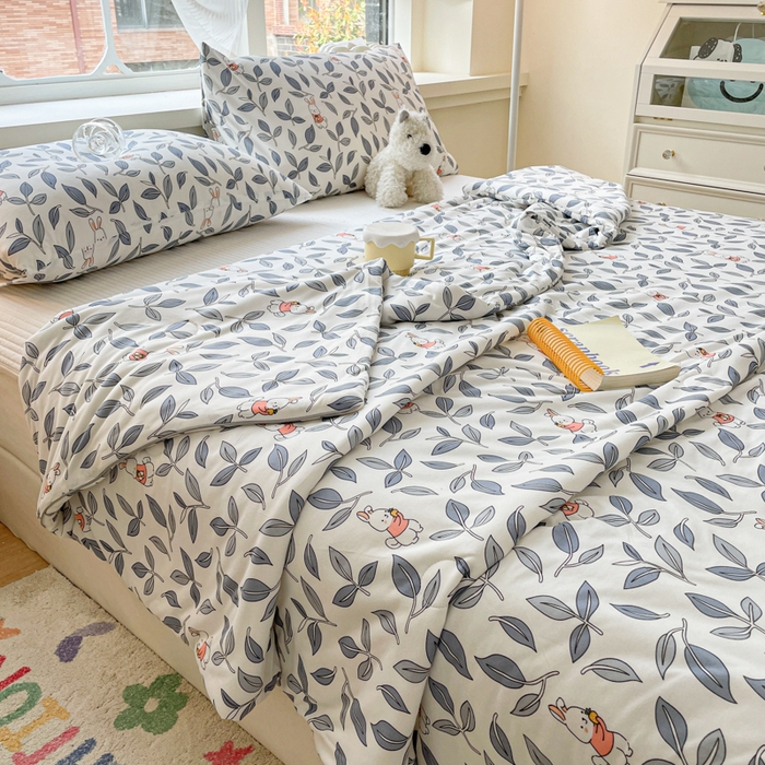 91家纺网 家纺一手货源 找家纺 沐慕 2024新款小清新加厚亲肤针织棉夏被 叶子小兔