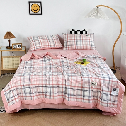 91家纺网 家纺一手货源 找家纺 帕芬鸟家纺 2025新款色织水洗棉棉花夏被四件套 格韵-粉