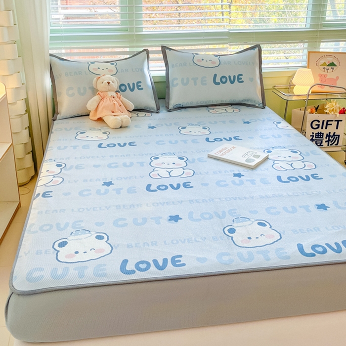 91家纺网 家纺一手货源 找家纺 沐慕 2024新款小清新印花冰藤床笠系列 床笠-字母萌宝