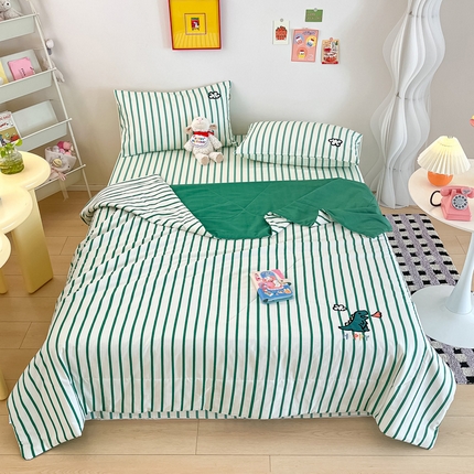 91家纺网 家纺一手货源 找家纺 雅居纺家纺 2024新款全棉绣花夏被可配同款老粗布四件套 夏被-Happy恐龙