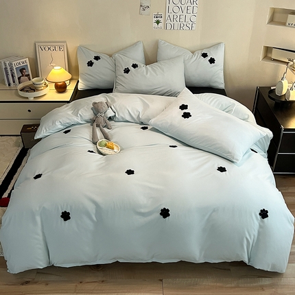 91家纺网 家纺一手货源 找家纺 2024新款超柔云朵棉毛巾绣四件套 小脚印-薄荷蓝