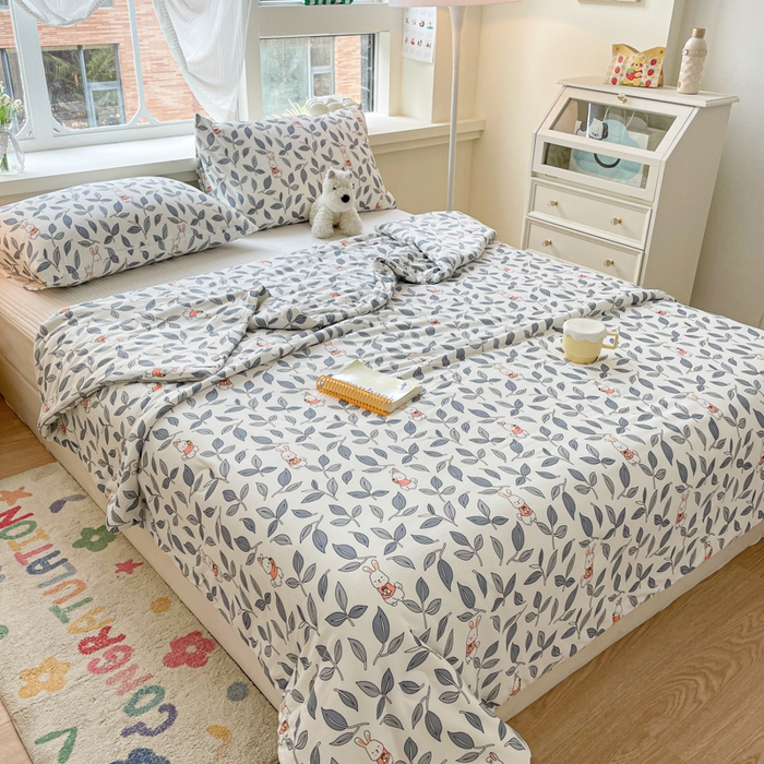 91家纺网 家纺一手货源 找家纺 沐慕 2024新款小清新加厚亲肤针织棉夏被 叶子小兔