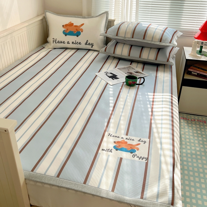 91家纺网 家纺一手货源 找家纺 顾里家纺 2024新款韩式Chic风牛奶丝碳光凉席 滑板狗狗