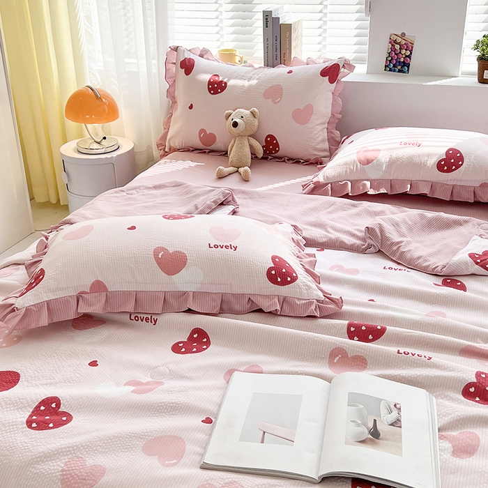 91家纺网 家纺一手货源 找家纺 富之航 2024新款时尚舒适泡泡棉夏被四件套粉爱心