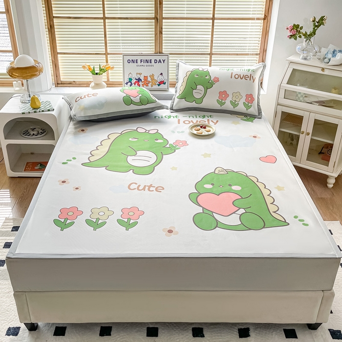 91家纺网 家纺一手货源 找家纺 栩裕纺织 2025款数码印花1200D碳光牛奶冰丝凉席 爱心恐龙