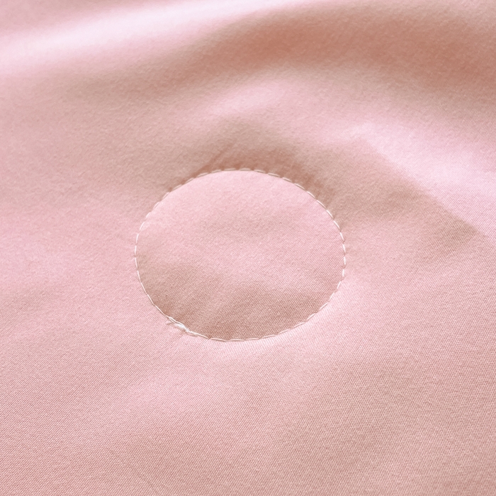 91家纺网 家纺一手货源 找家纺 沐慕 2024新款毛巾绣印花夏被四件套 蝴蝶结-粉