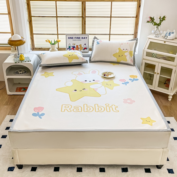 91家纺网 家纺一手货源 找家纺 栩裕纺织 2024新款数码印花1200D碳光牛奶冰丝席 晚安小兔