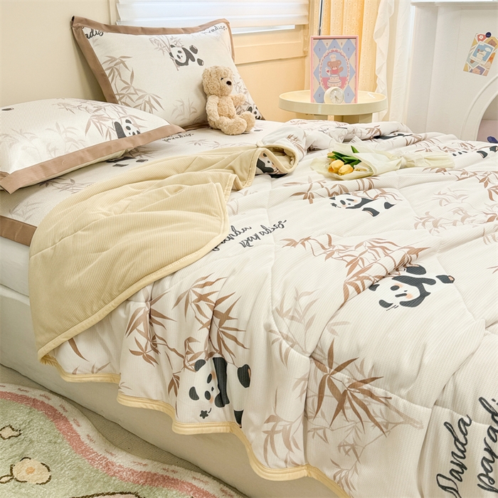 91家纺网 家纺一手货源 找家纺 沐慕 2024新款小清新华夫格印花冰藤夏被四件套 华夫格-竹子熊猫棕