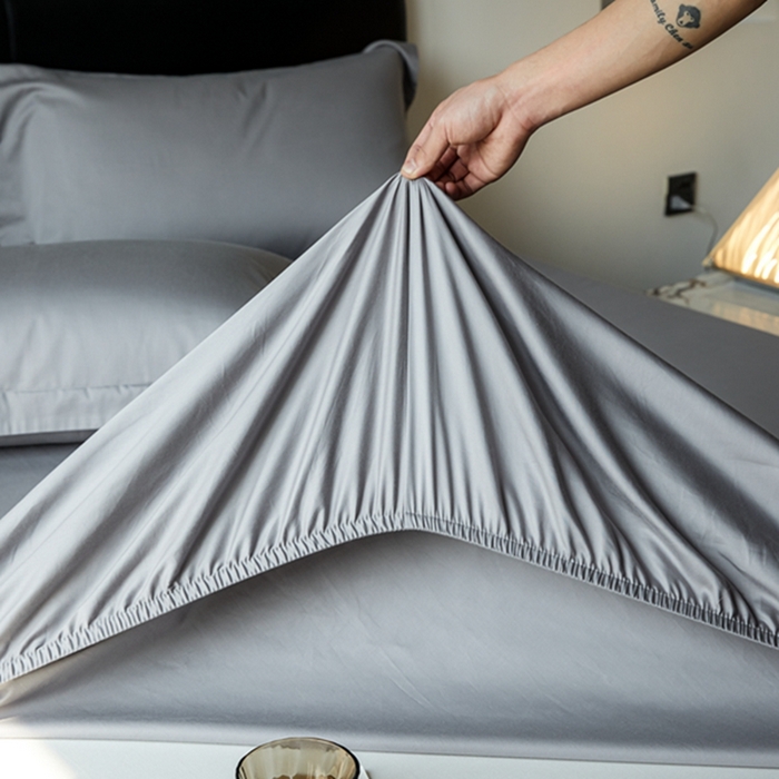 91家纺网 家纺一手货源 找家纺 秀色家纺 2025新款50支贡缎刺绣床笠单件全棉纯棉床罩三件套防滑床单床垫套罩轻奢 UR-典雅灰