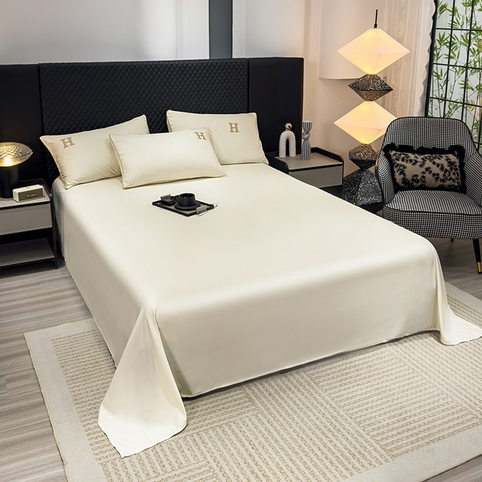 91家纺网 家纺一手货源 找家纺 星航家纺 2025新款轻奢夏被四件套晾感冰丝空调被水洗冰丝夏被 奶油白