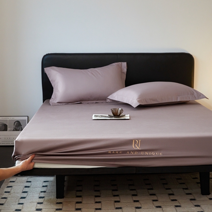 91家纺网 家纺一手货源 找家纺 秀色家纺 2025新款50支贡缎刺绣床笠单件全棉纯棉床罩三件套防滑床单床垫套罩轻奢 UR-粉末白