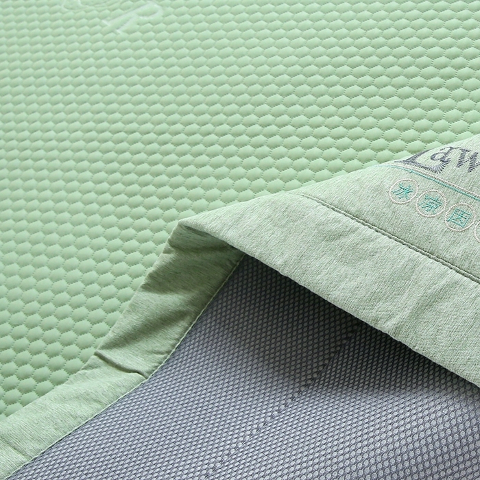 91家纺网 家纺一手货源 找家纺 青雅 2025新款凉感因子凉豆豆凉席 字母-绿