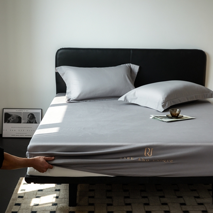 91家纺网 家纺一手货源 找家纺 秀色家纺 2025新款50支贡缎刺绣床笠单件全棉纯棉床罩三件套防滑床单床垫套罩轻奢 UR-典雅灰