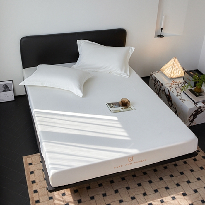 91家纺网 家纺一手货源 找家纺 秀色家纺 2025新款50支贡缎刺绣床笠单件全棉纯棉床罩三件套防滑床单床垫套罩轻奢 UR-皓月白