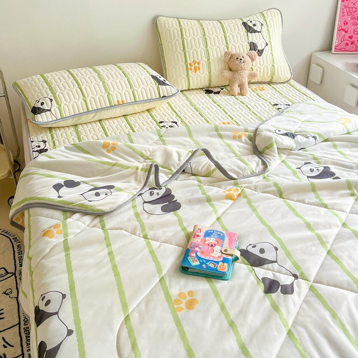 91家纺网 家纺一手货源 找家纺 沐慕 2024新款小清新凉感丝夏被四件套空调被夏季被芯 熊猫嘟嘟