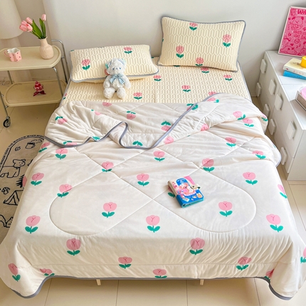 91家纺网 家纺一手货源 找家纺 沐慕 2024新款小清新凉感丝夏被四件套空调被夏季被芯 郁金香