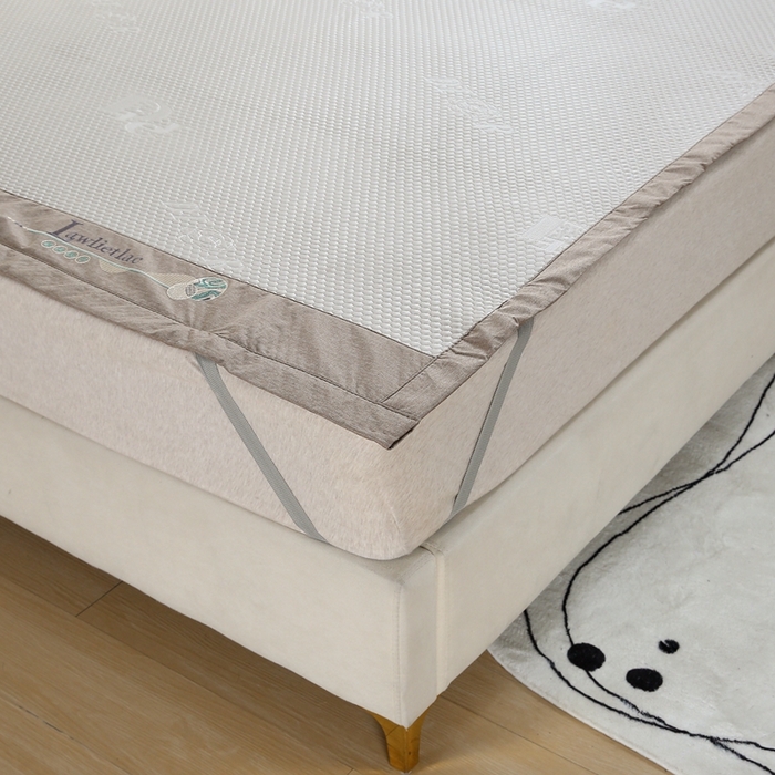 91家纺网 家纺一手货源 找家纺 青雅 2025新款凉感因子凉豆豆凉席 字母-香槟