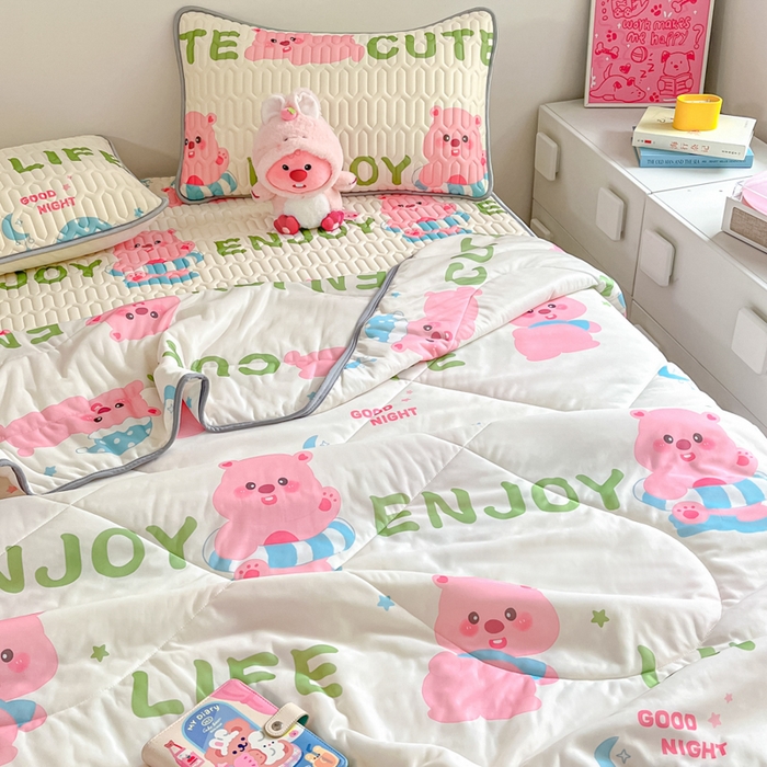 91家纺网 家纺一手货源 找家纺 沐慕 2024新款小清新凉感丝夏被四件套空调被夏季被芯 可爱粉猪