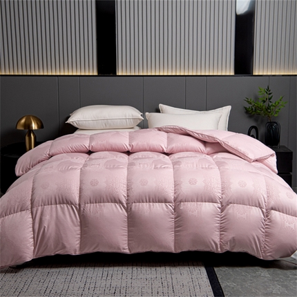 91家纺网 家纺一手货源 找家纺 华盛羽绒被 2024新款糯感高端提花羽绒被春秋被酒店款冬被直播供货静音羽绒被 皇提花清新粉