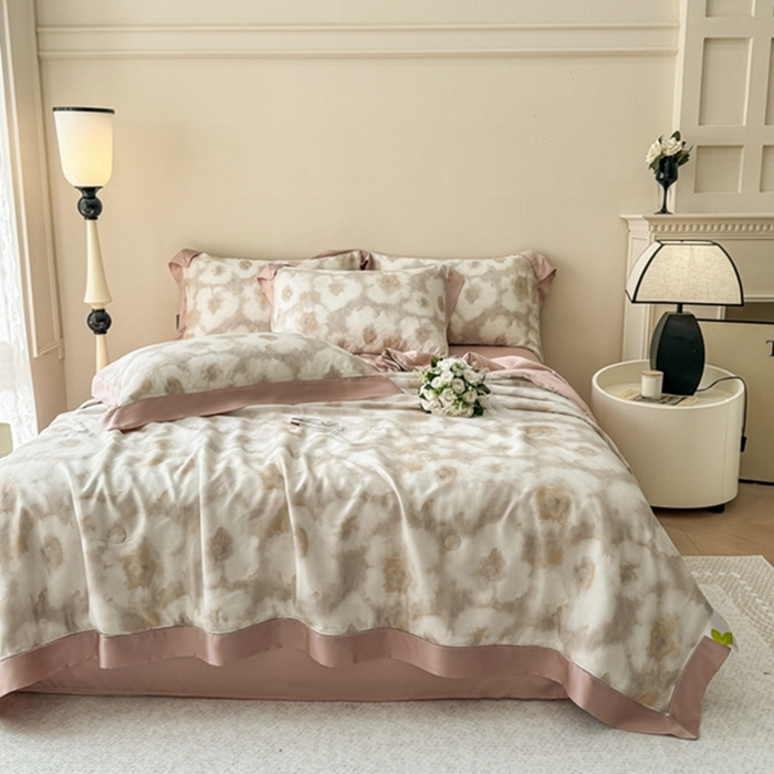 91家纺网 家纺一手货源 找家纺 若未2025新款法式莱赛尔天丝印花镂空夏被和夏被四件套 北海道花季