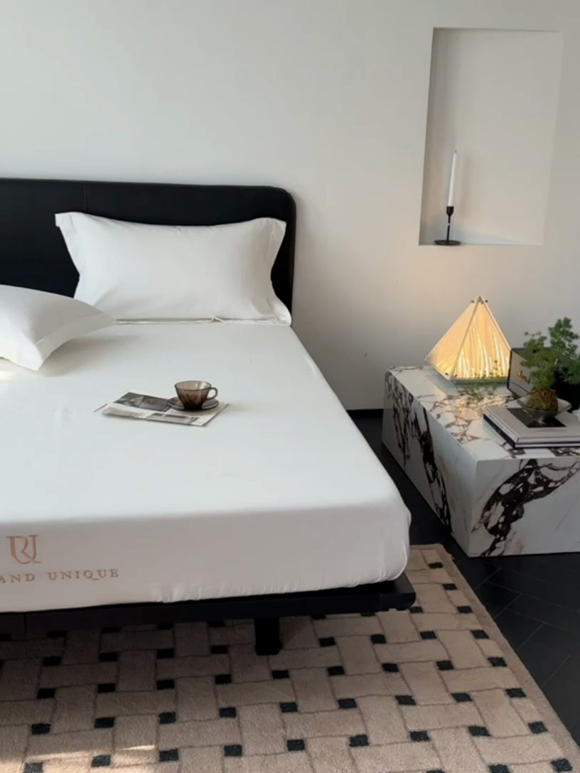 91家纺网 家纺一手货源 找家纺 秀色家纺 2025新款50支贡缎刺绣床笠单件全棉纯棉床罩三件套防滑床单床垫套罩轻奢 UR-皓月白