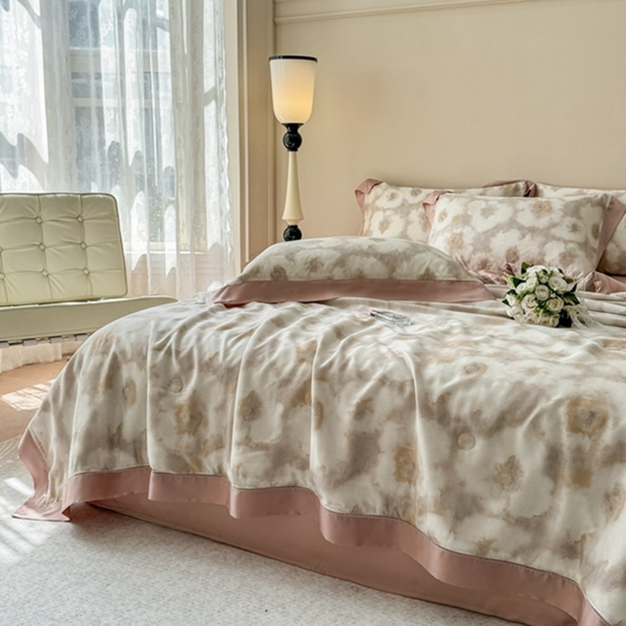 91家纺网 家纺一手货源 找家纺 若未2025新款法式莱赛尔天丝印花镂空夏被和夏被四件套 北海道花季