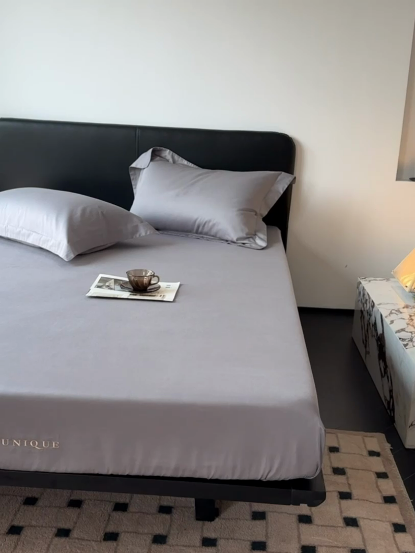 91家纺网 家纺一手货源 找家纺 秀色家纺 2025新款50支贡缎刺绣床笠单件全棉纯棉床罩三件套防滑床单床垫套罩轻奢 UR-典雅灰